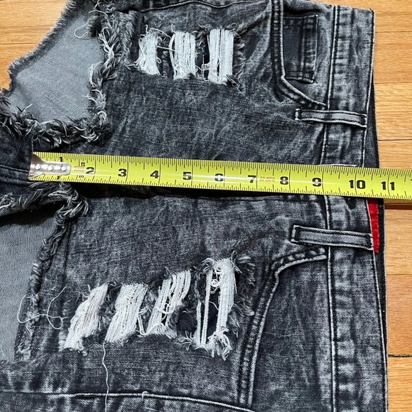 Akira Chicago Red Label Black Acid Wash Denim Shorts M Waist 29” Rise 10” EUC - Picture 5 of 8
